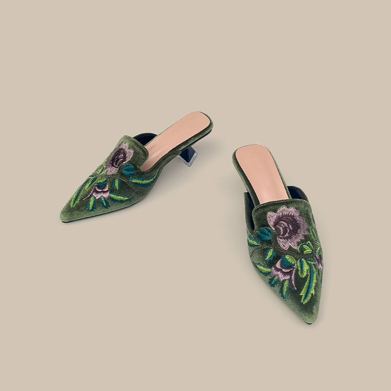 Sapatos Femininos de Veludo Bo - Embroidery Designer avaliação e preço