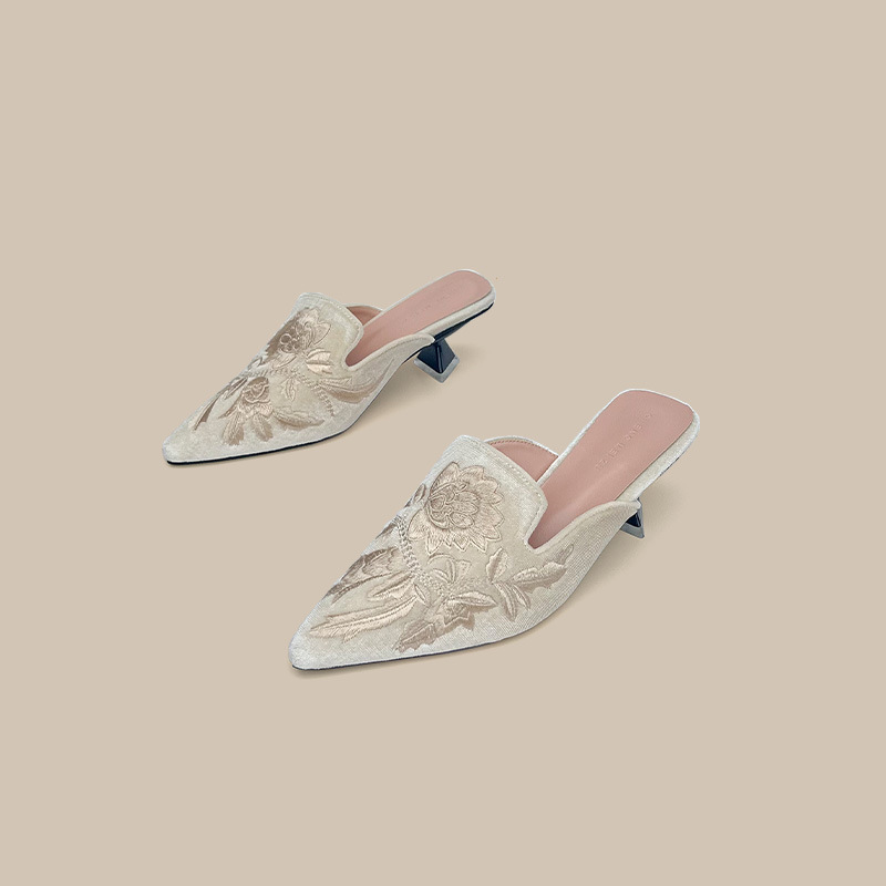 Sapatos Femininos de Veludo Bo - Embroidery Designer avaliação e preço