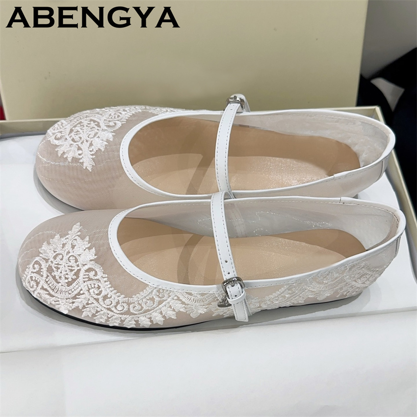 Sapatilhas Femininas com Renda - Embroidery Designer avaliação e preço