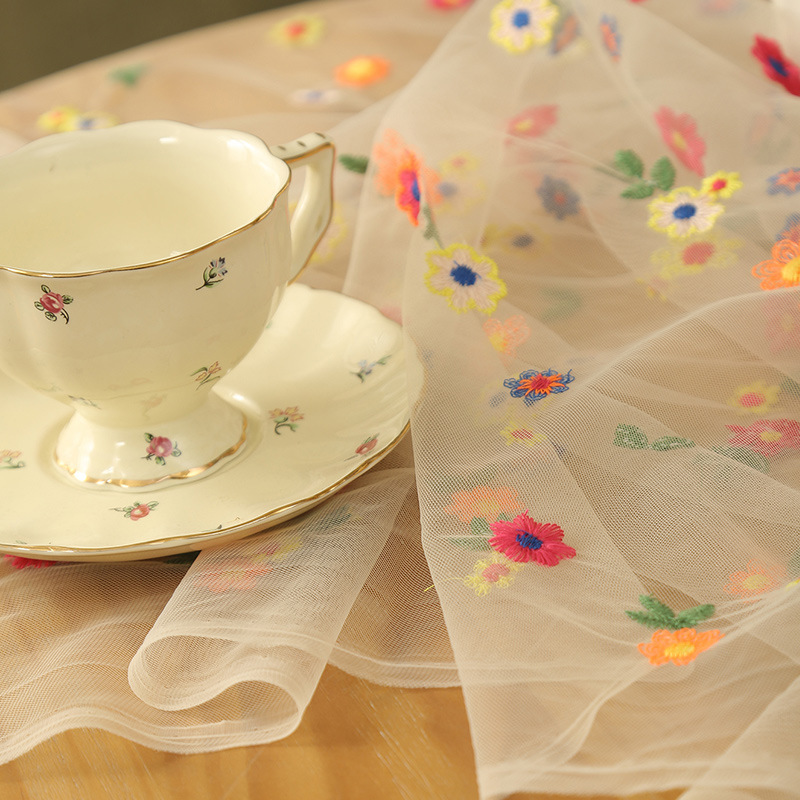 Toalha de Mesa Floral Bordada  - Embroidery Xmas avaliação e preço
